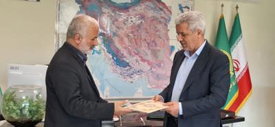  تقدیر از مدیرکل غله و خدمات بازرگانی استان همدان توسط رئیس سازمان جهاد کشاورزی استان